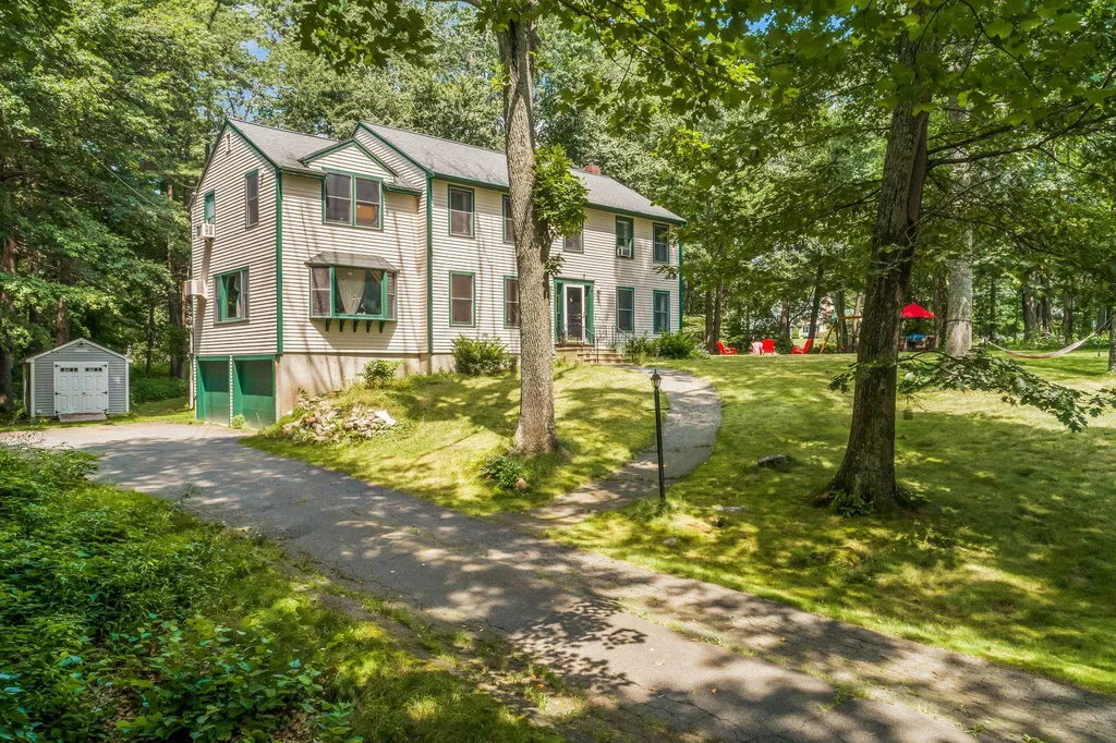 8 Meadowbrook Road Derry NH 03038