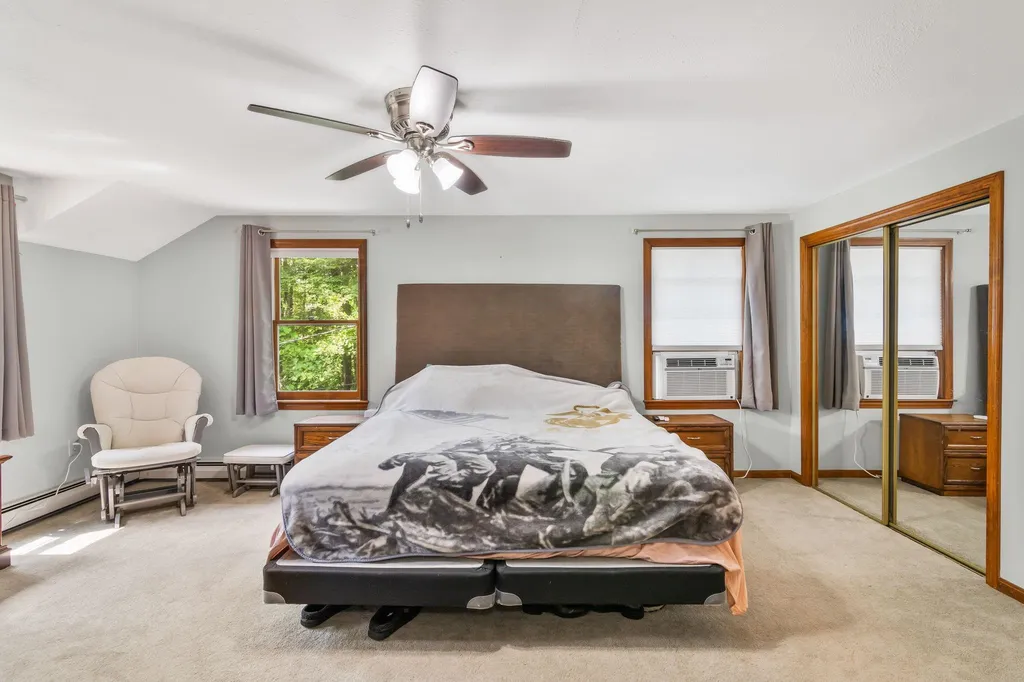 8 Meadowbrook Road Derry NH 03038
