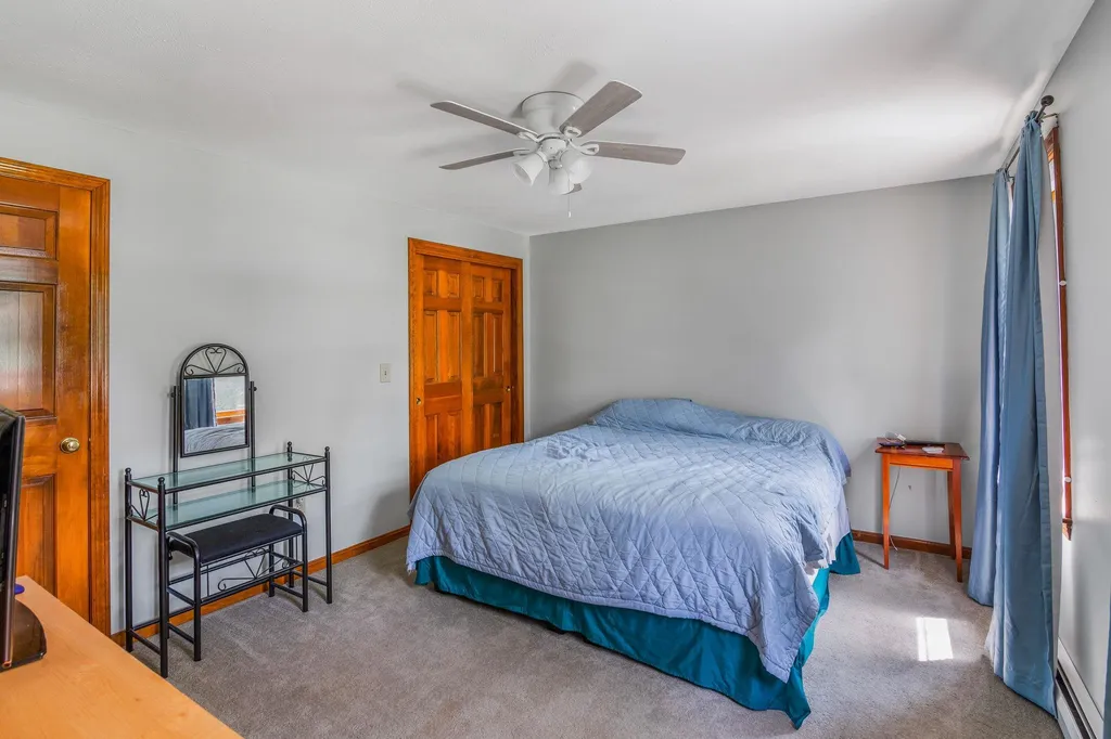 8 Meadowbrook Road Derry NH 03038