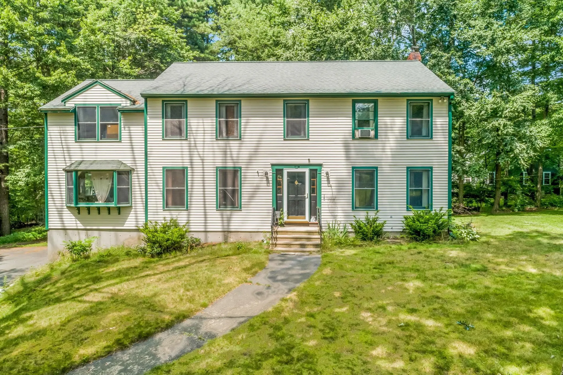 8 Meadowbrook Road Derry NH 03038