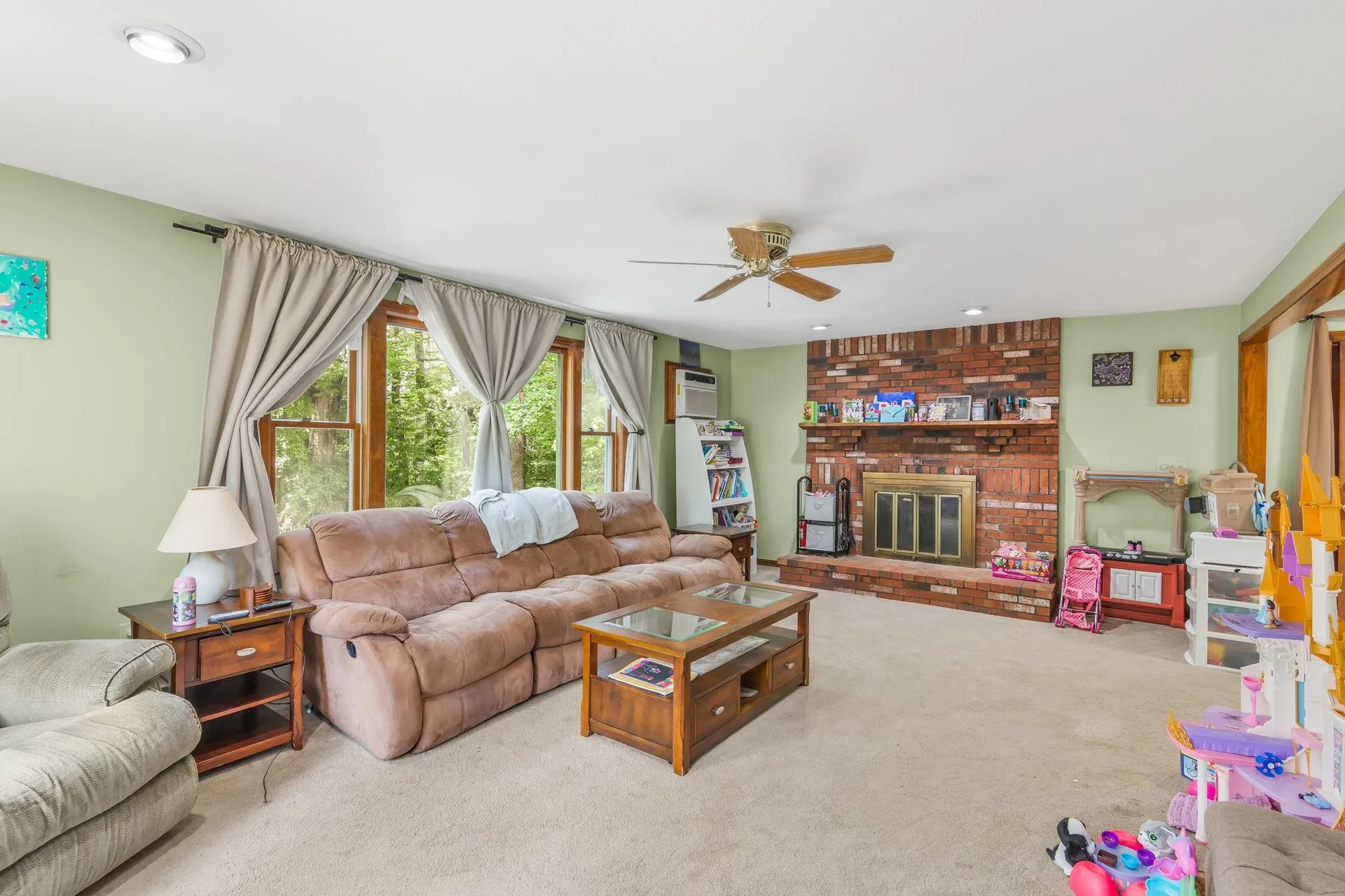 8 Meadowbrook Road Derry NH 03038