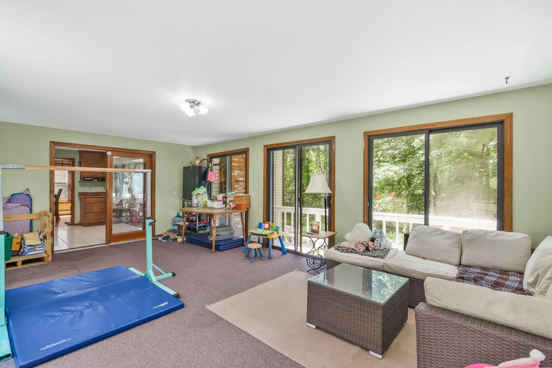8 Meadowbrook Road Derry NH 03038