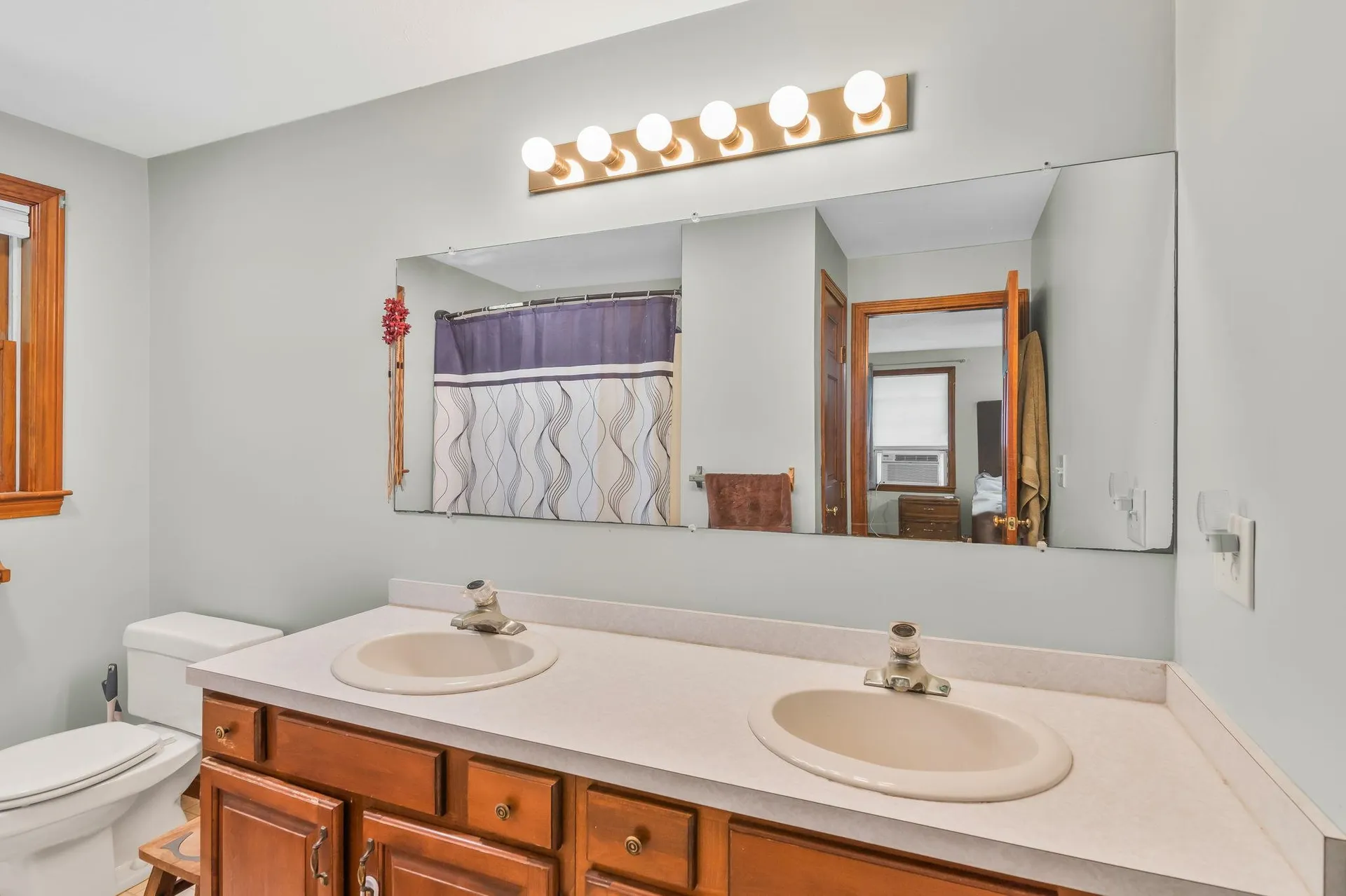 8 Meadowbrook Road Derry NH 03038