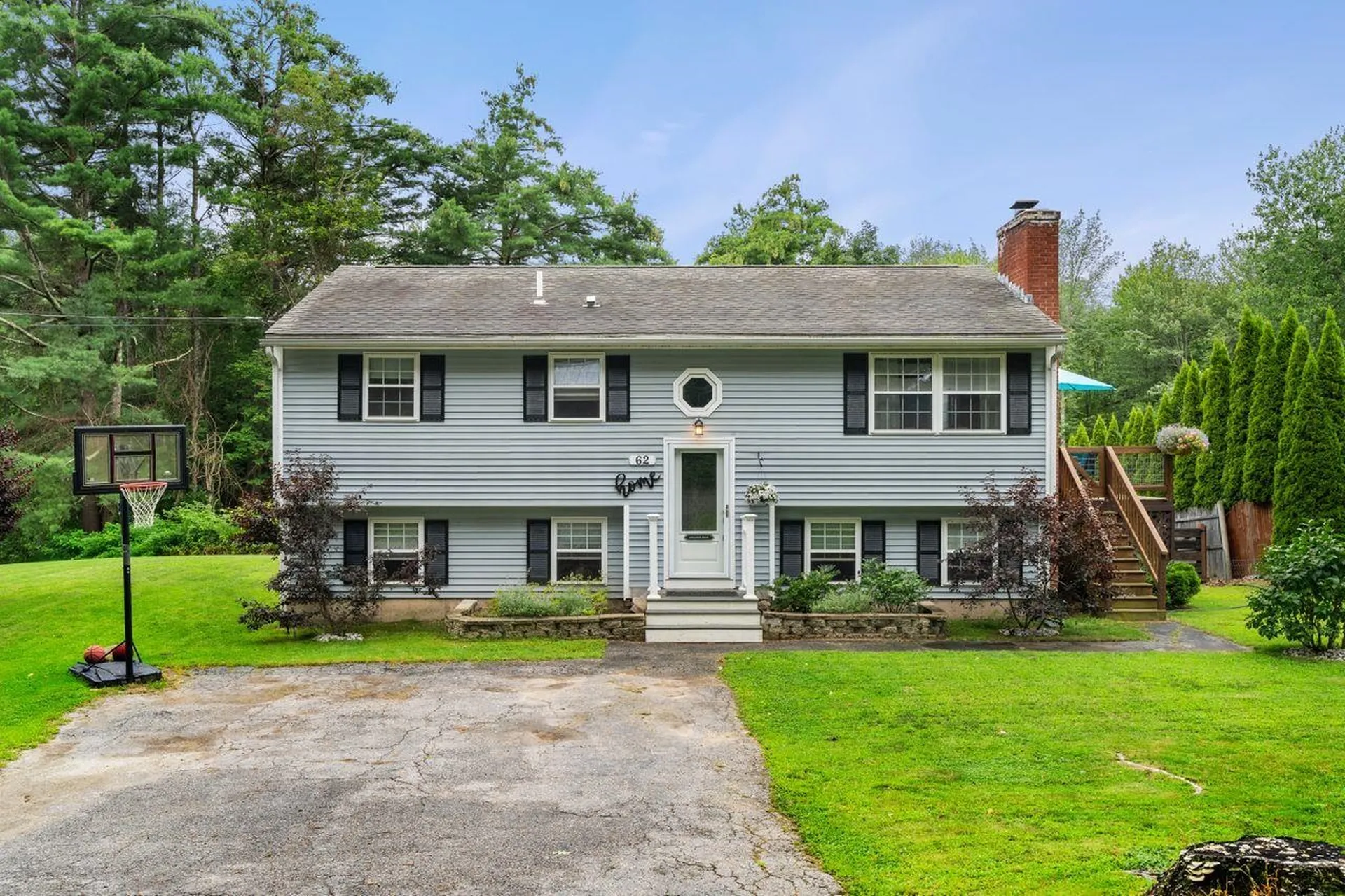 62 Old Auburn Road Derry NH 03038