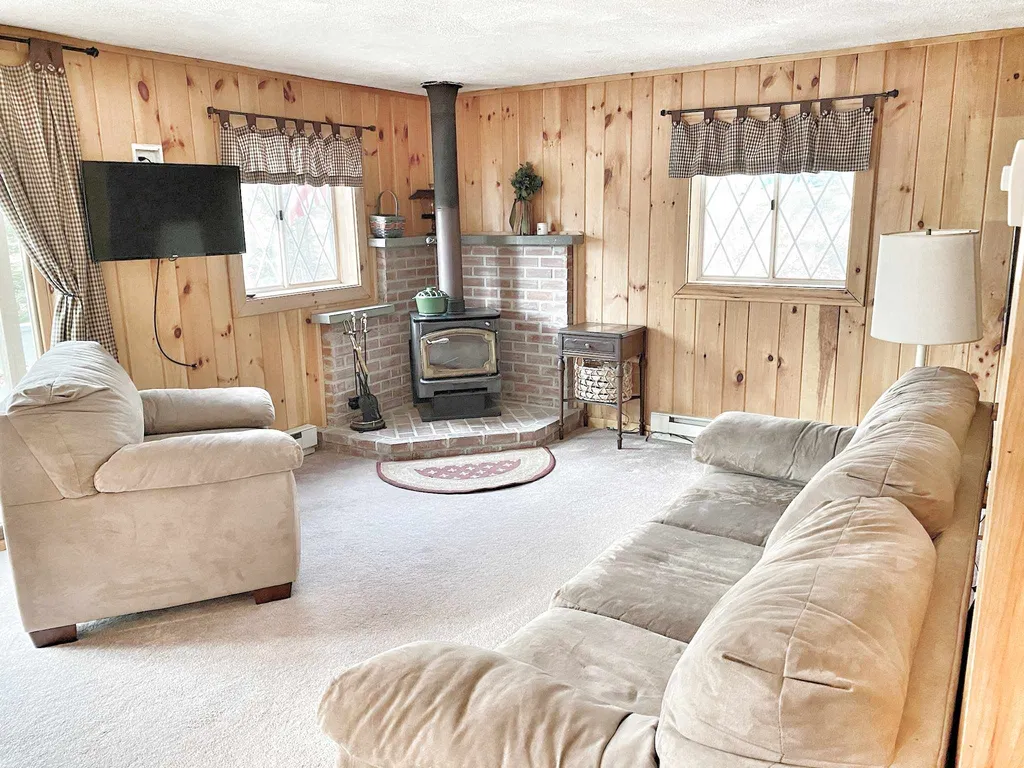 91 Paradise Drive Moultonborough NH 03254