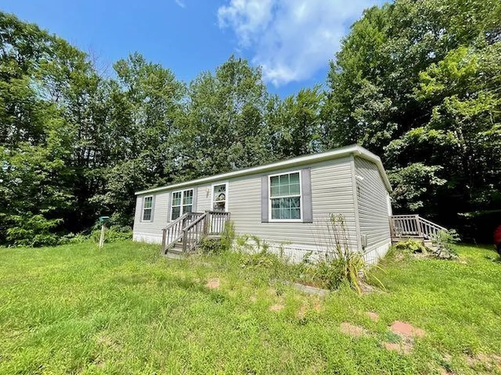 211 Hornetown Road Farmington NH 03835