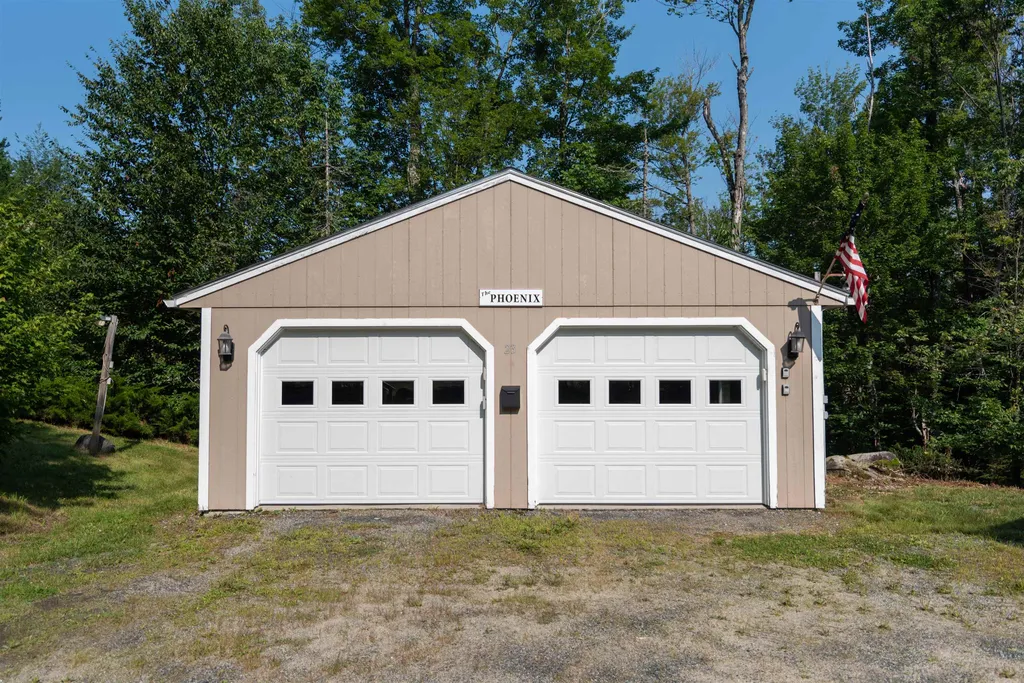 23 Castle Lane New London NH 03257