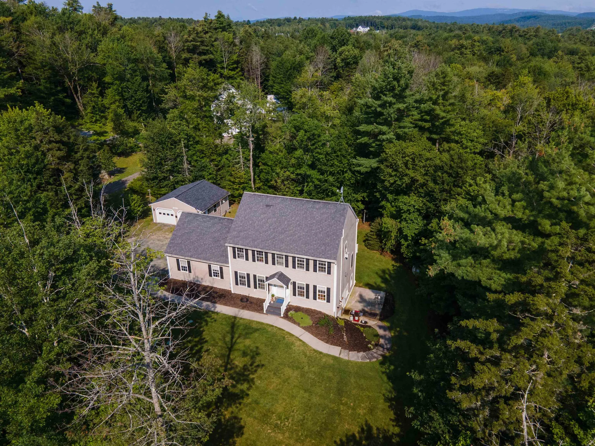 23 Castle Lane New London NH 03257