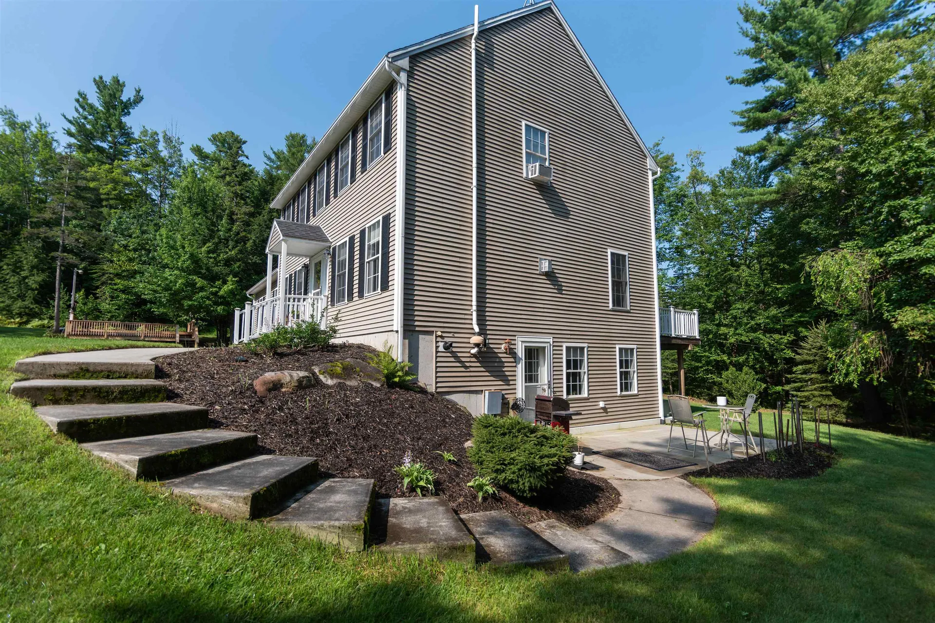 23 Castle Lane New London NH 03257