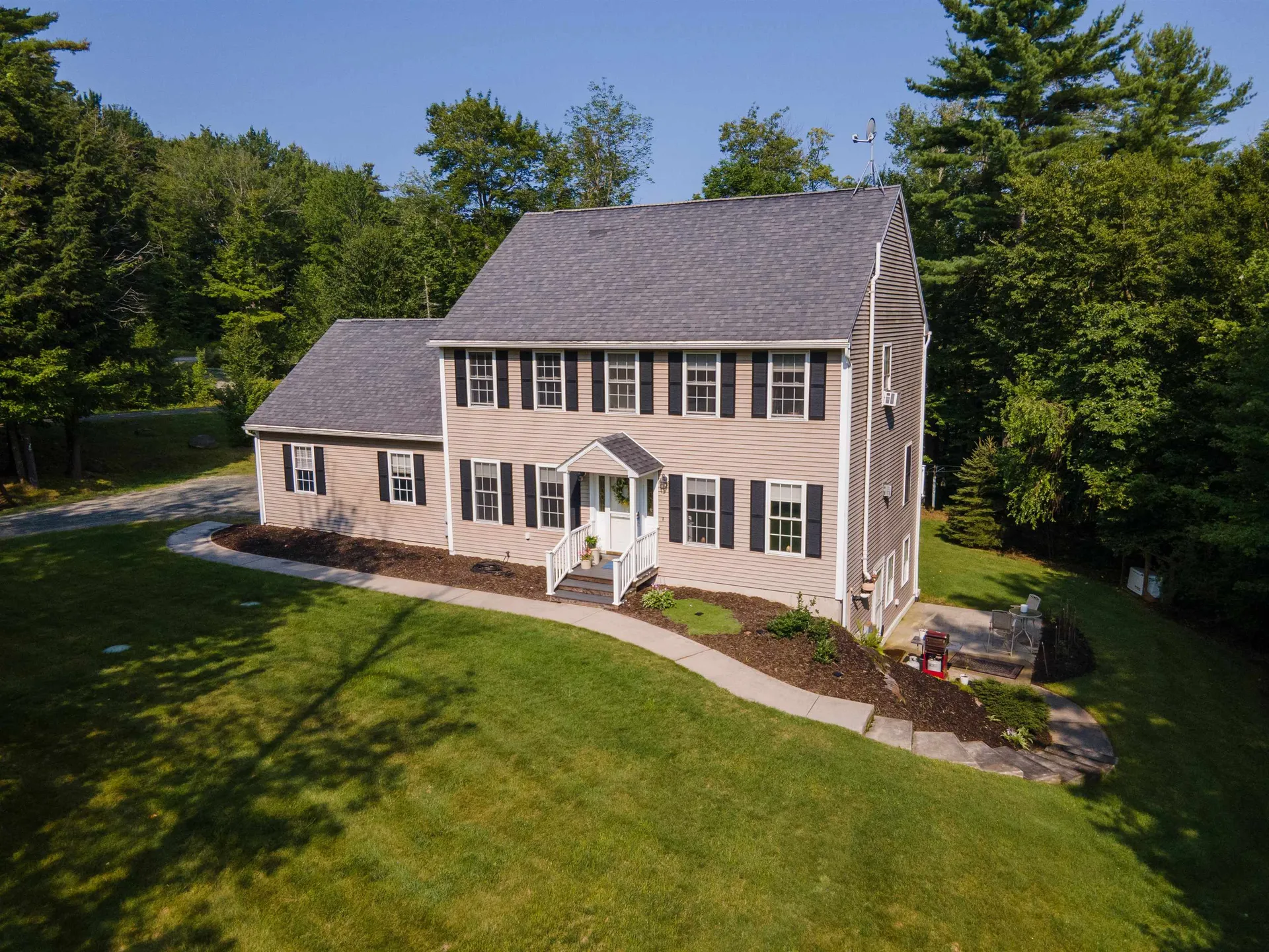 23 Castle Lane New London NH 03257