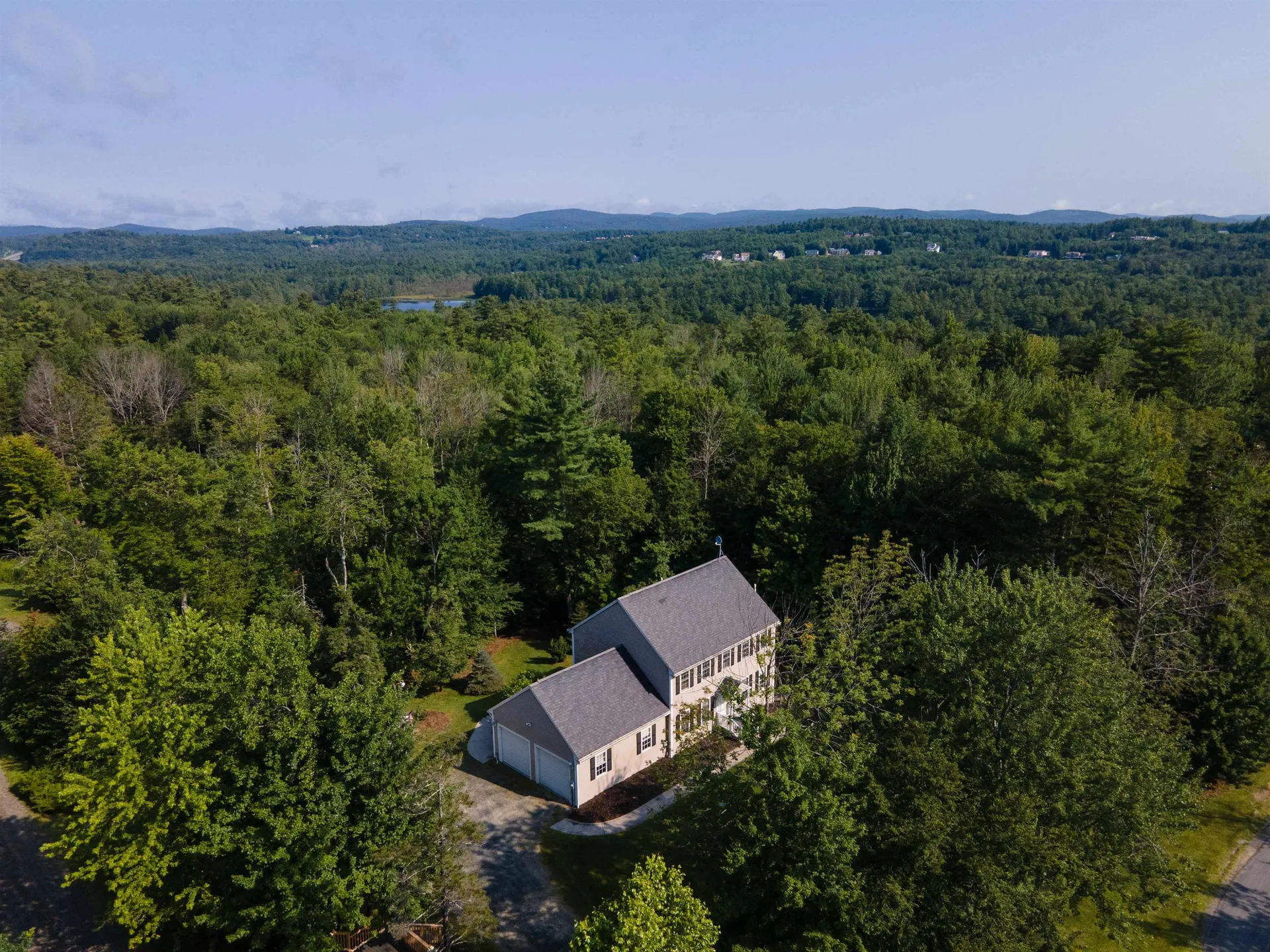 23 Castle Lane New London NH 03257