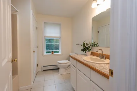 23 Castle Lane New London NH 03257