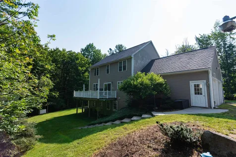 23 Castle Lane New London NH 03257