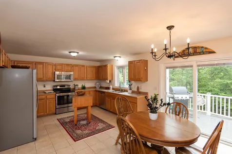 23 Castle Lane New London NH 03257
