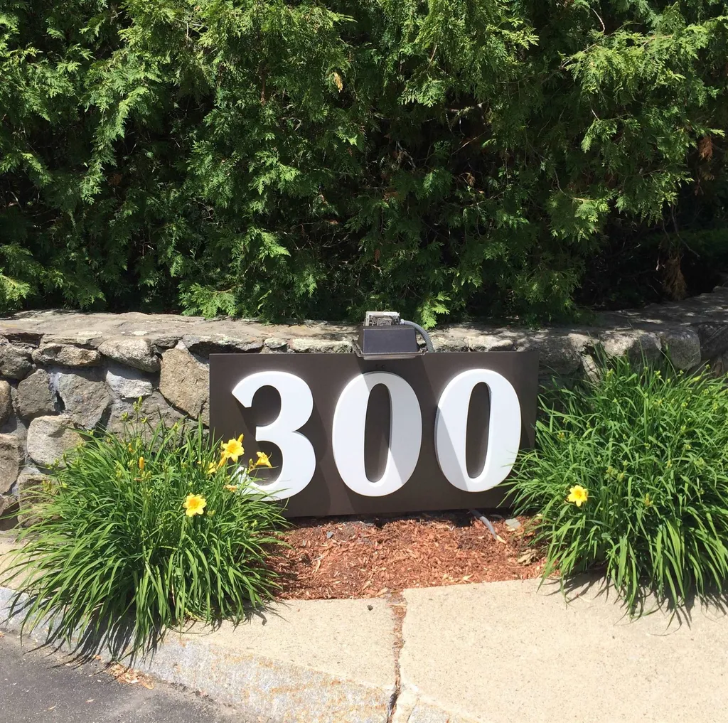 300 River Road Manchester NH 03104