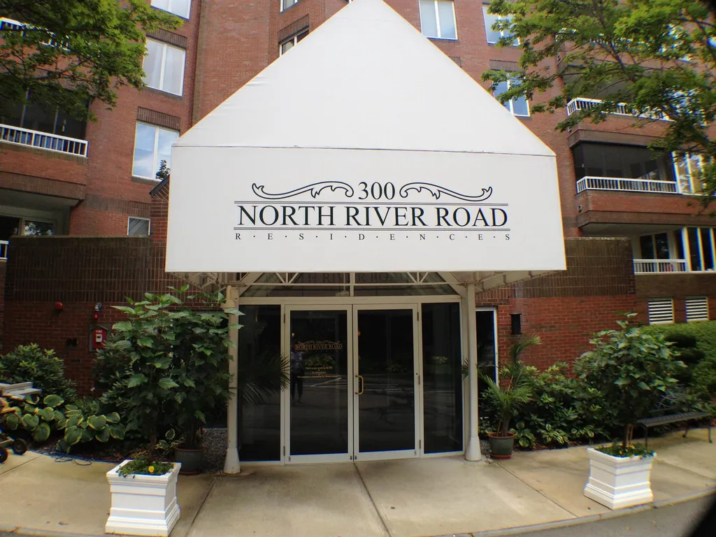 300 River Road Manchester NH 03104