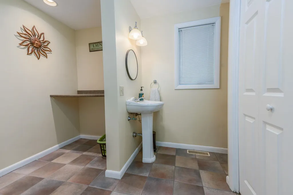 137 Wheel Wright Road Hampstead NH 03841