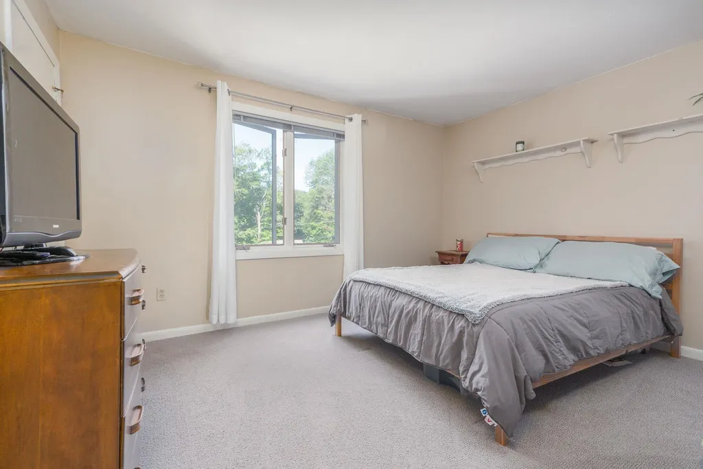 137 Wheel Wright Road Hampstead NH 03841