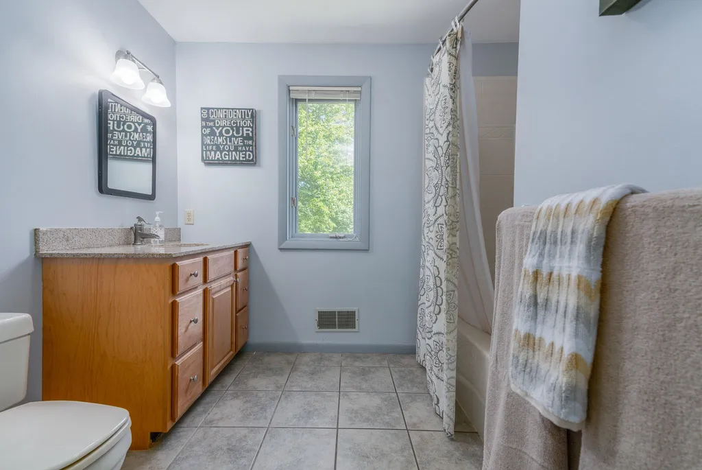 137 Wheel Wright Road Hampstead NH 03841