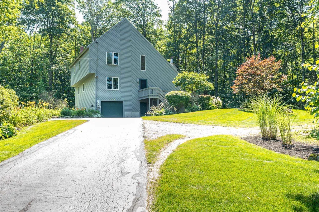 137 Wheel Wright Road Hampstead NH 03841