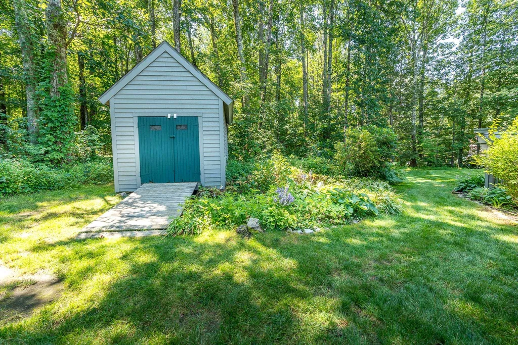 137 Wheel Wright Road Hampstead NH 03841