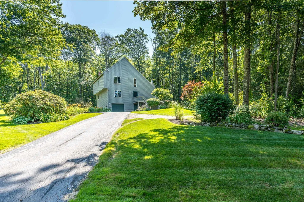 137 Wheel Wright Road Hampstead NH 03841