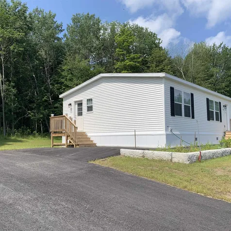 18 Cleo Circle Rochester NH 03868