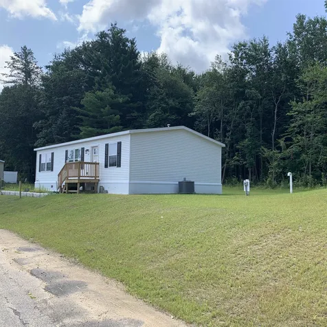 18 Cleo Circle Rochester NH 03868