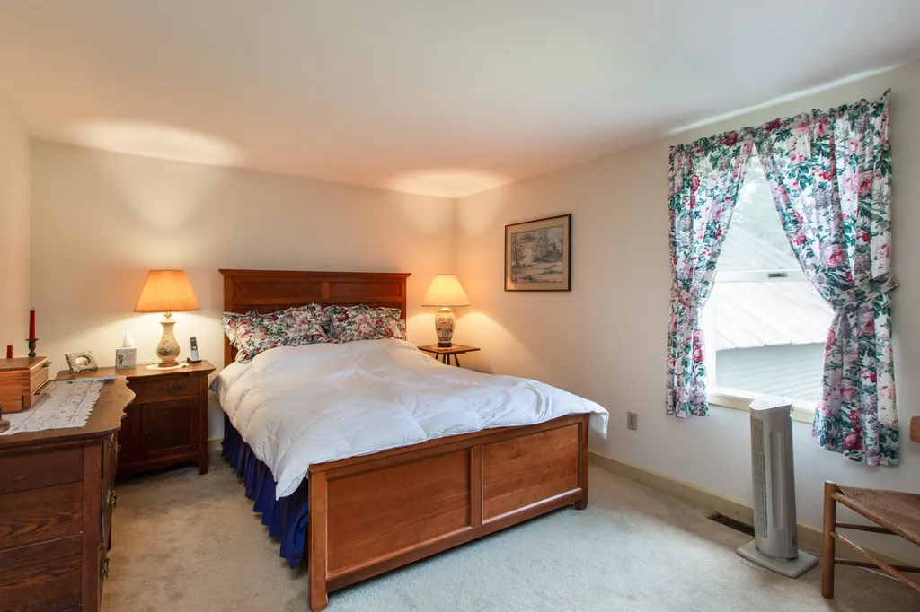 59 Pearl Street Grand Isle VT 05458