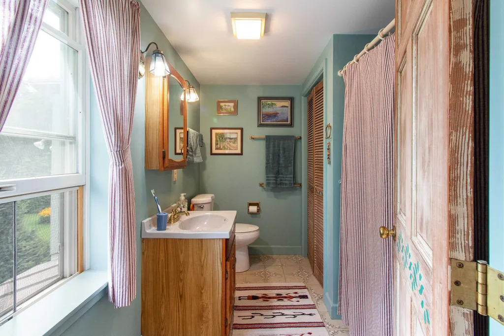 59 Pearl Street Grand Isle VT 05458