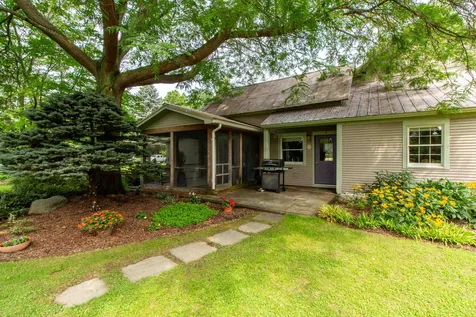 59 Pearl Street Grand Isle VT 05458