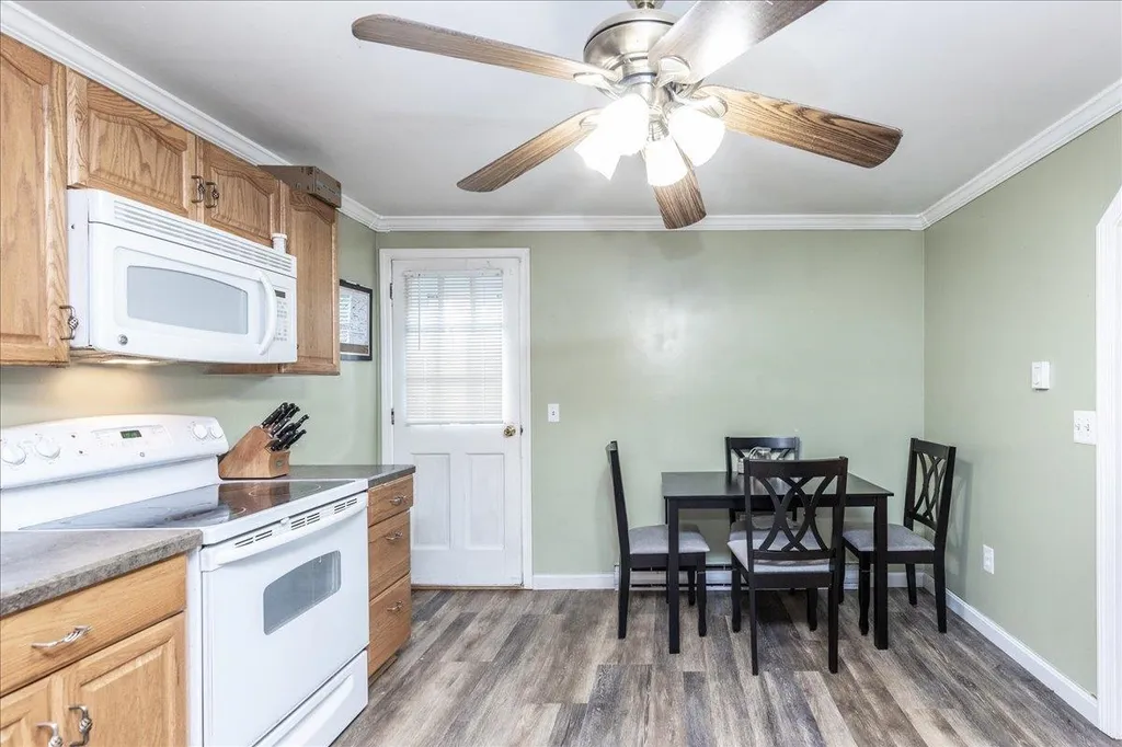 23r Kendall Pond Road Derry NH 03038