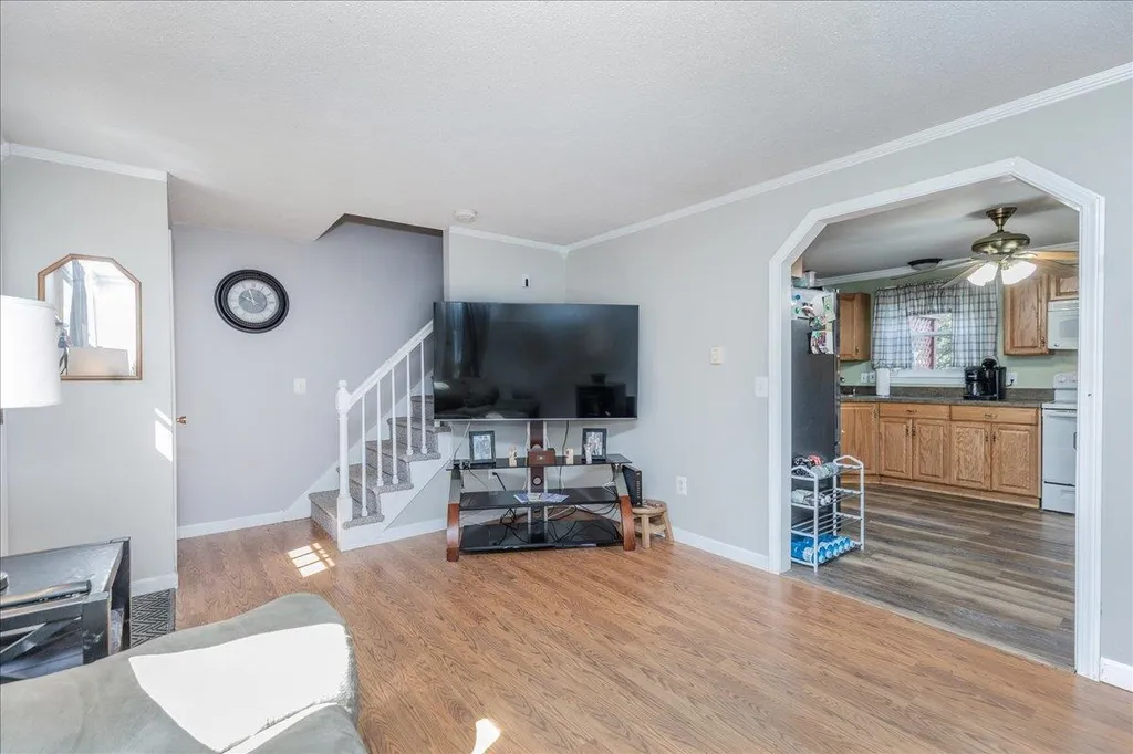 23r Kendall Pond Road Derry NH 03038