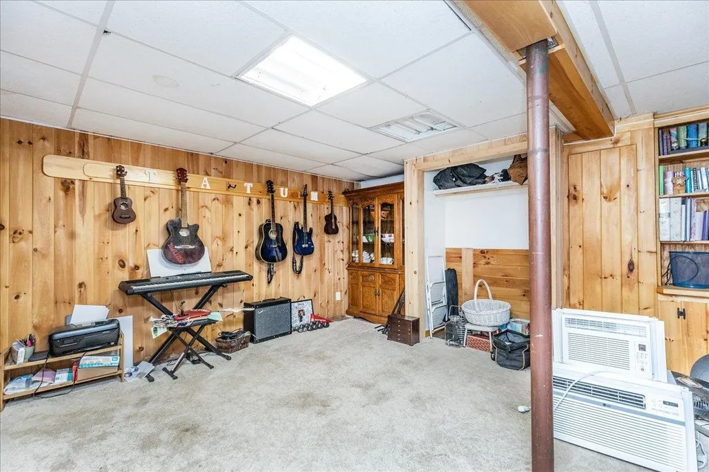 23r Kendall Pond Road Derry NH 03038