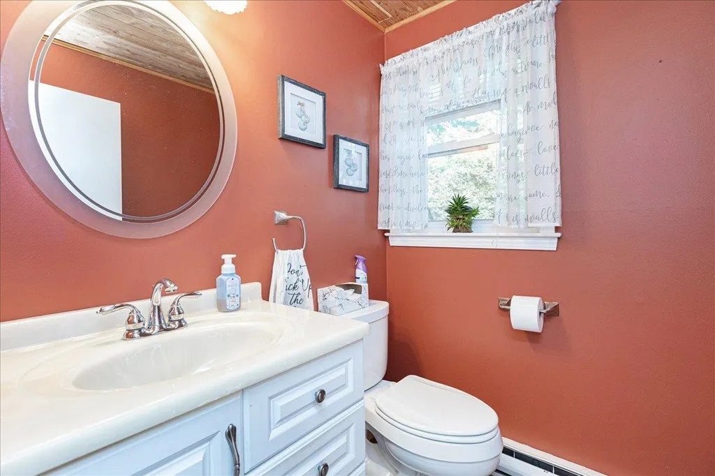 23r Kendall Pond Road Derry NH 03038