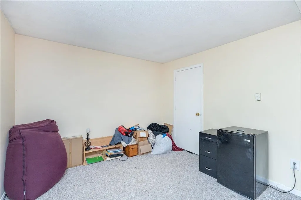23r Kendall Pond Road Derry NH 03038