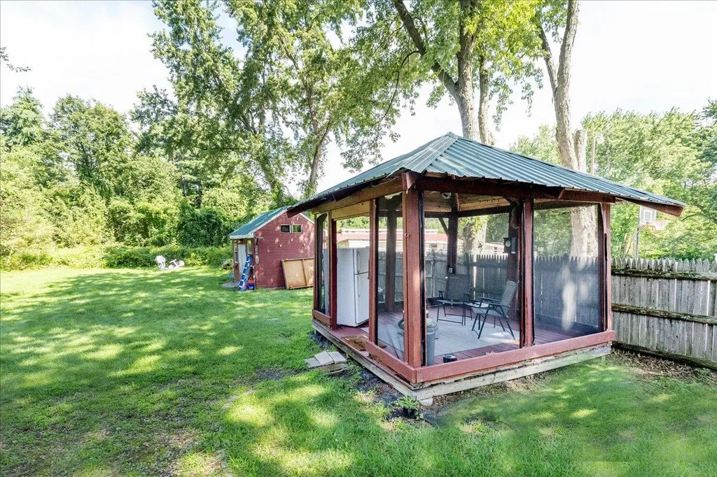 23r Kendall Pond Road Derry NH 03038