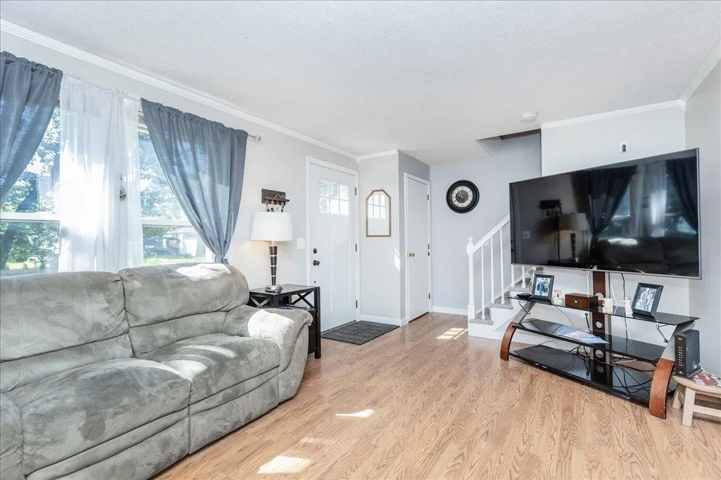 23r Kendall Pond Road Derry NH 03038