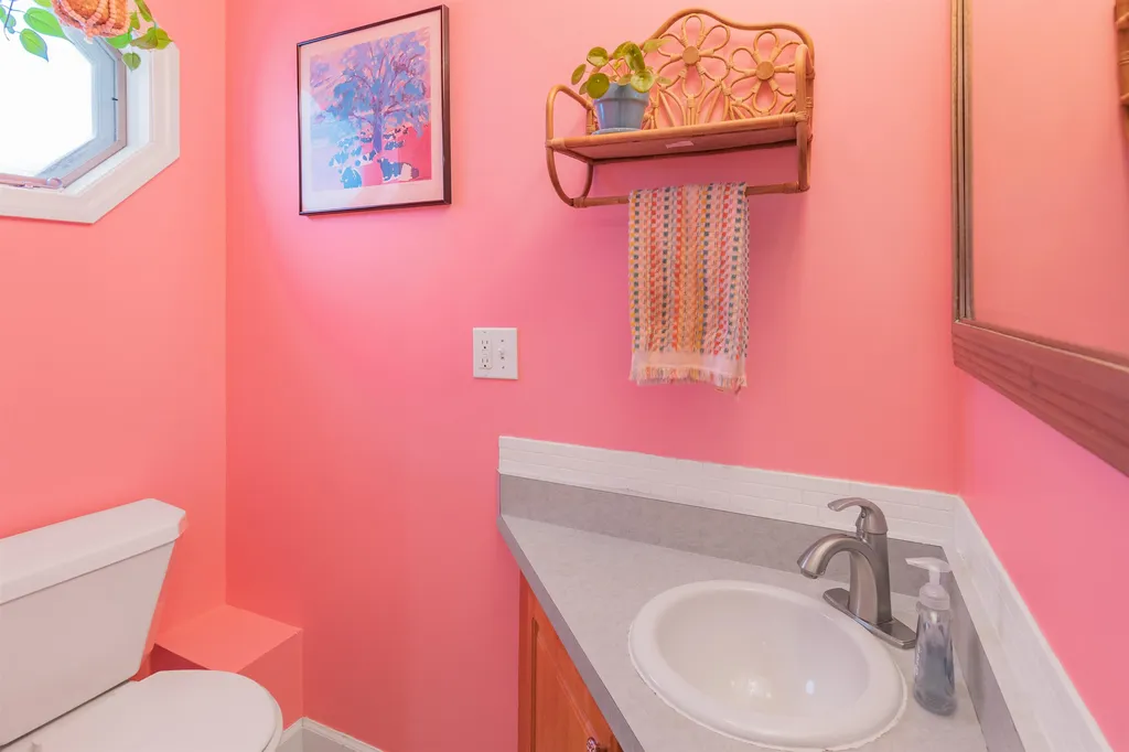 54 Colonial Road Fairfax VT 05454