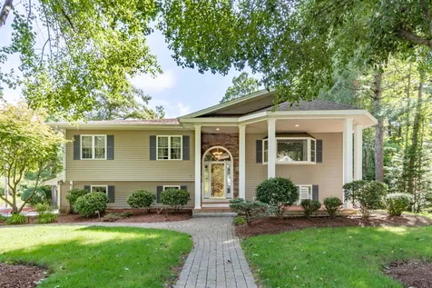 19 Eastbrook Drive Nashua NH 03060