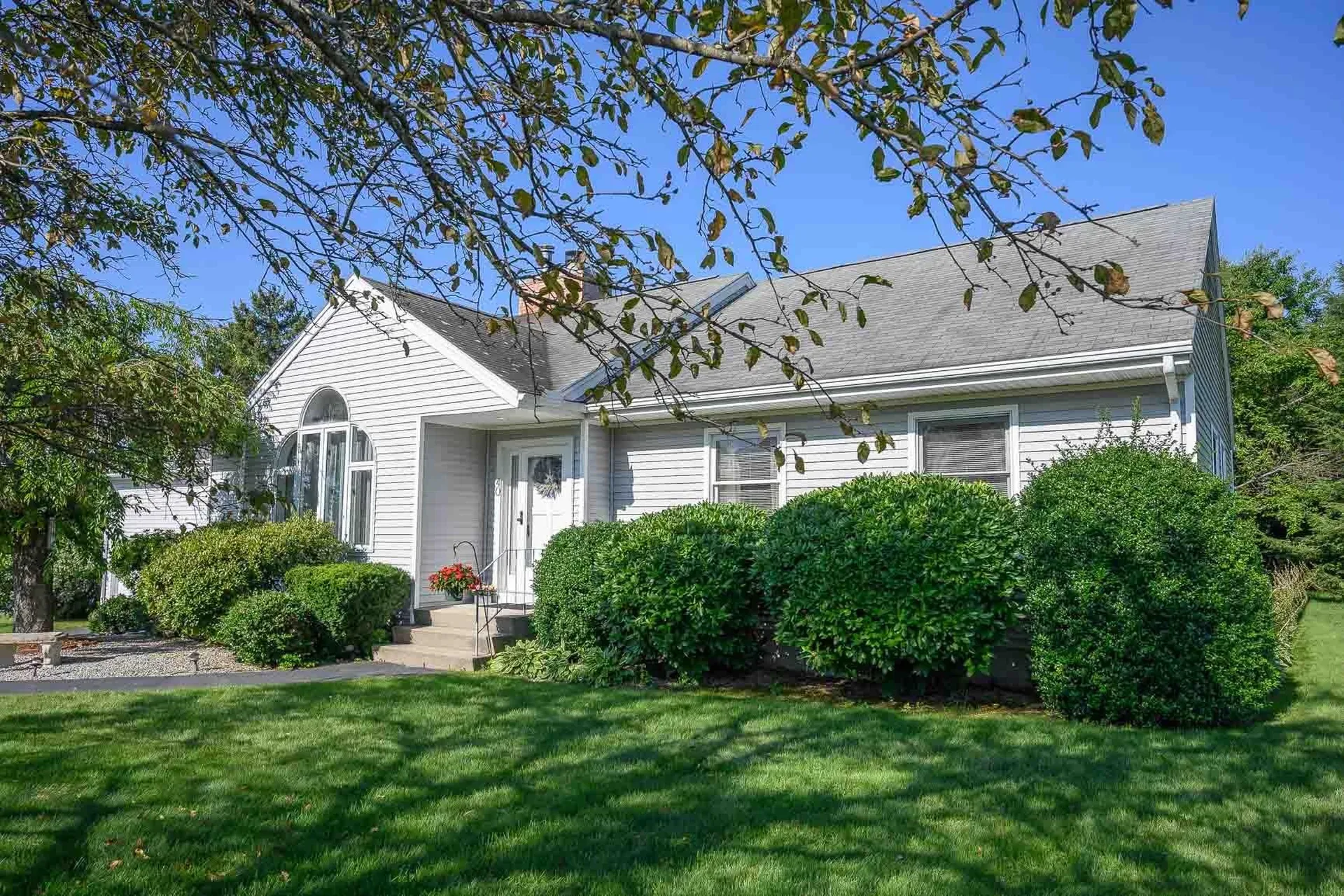 40 Lakeview Lane Manchester NH 03104