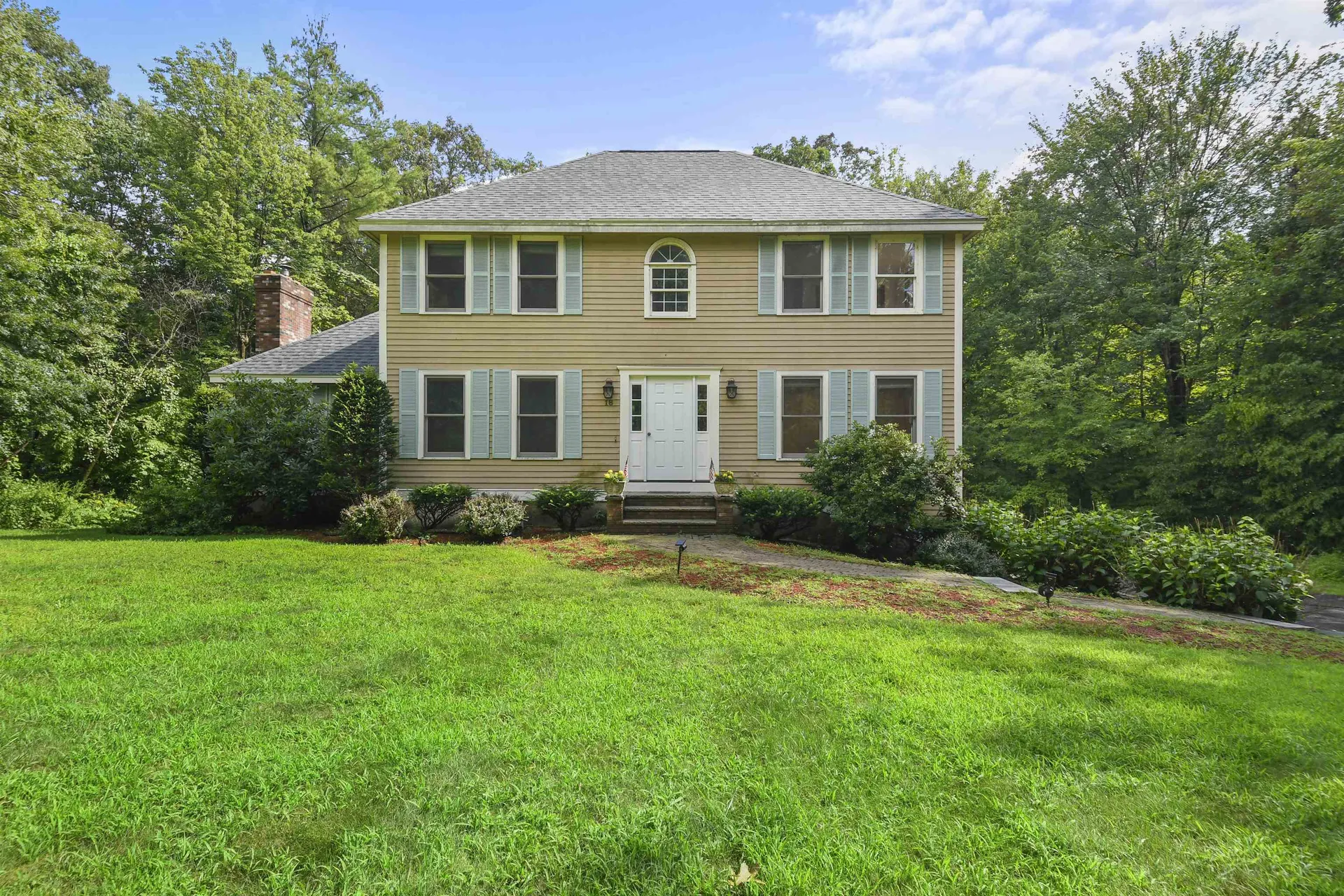 18 Briarwood Drive Salem NH 03079