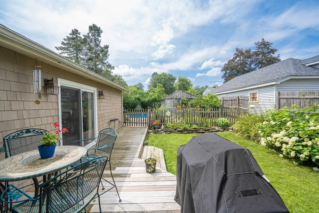 15 Jefferson Street Derry NH 03038