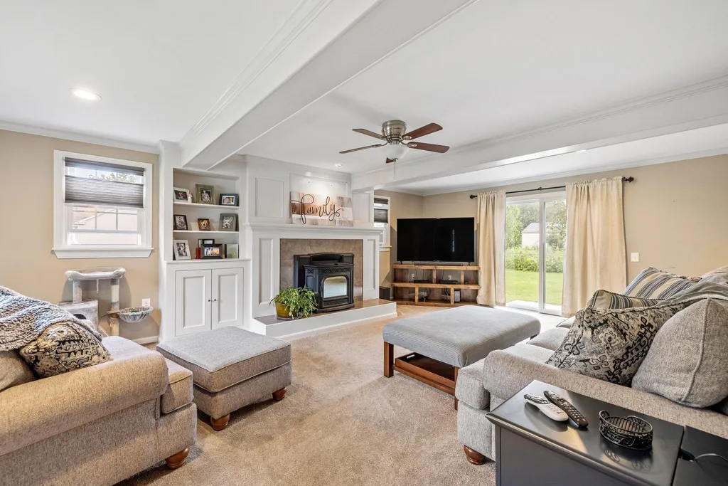 51 Woodrow Avenue Franklin NH 03235