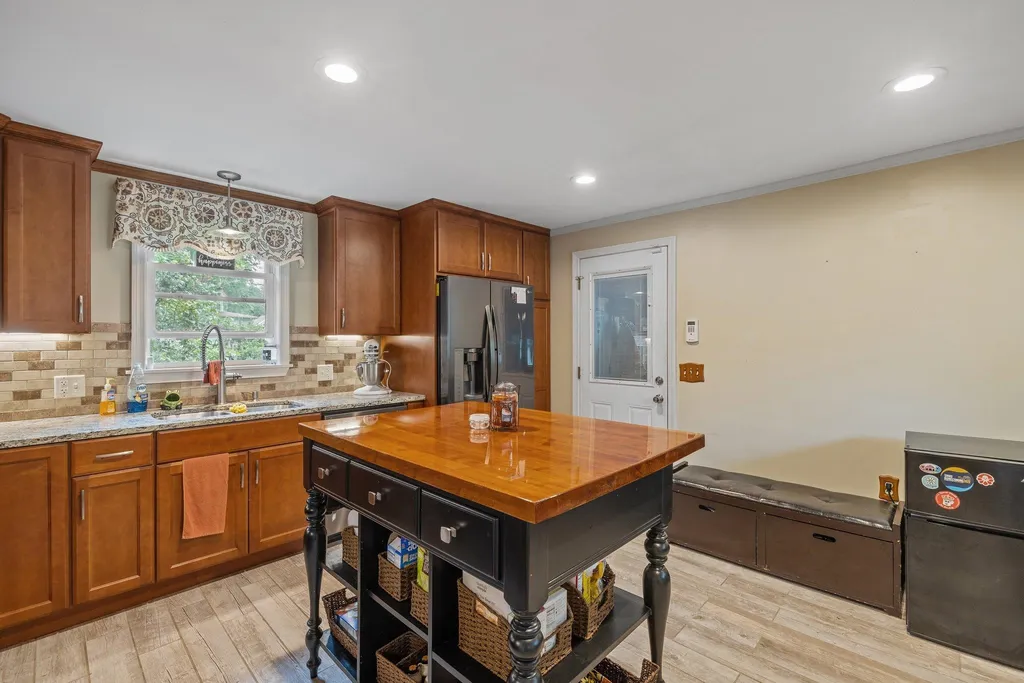51 Woodrow Avenue Franklin NH 03235