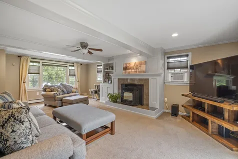 51 Woodrow Avenue Franklin NH 03235