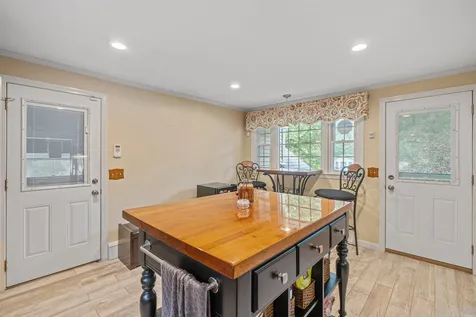 51 Woodrow Avenue Franklin NH 03235