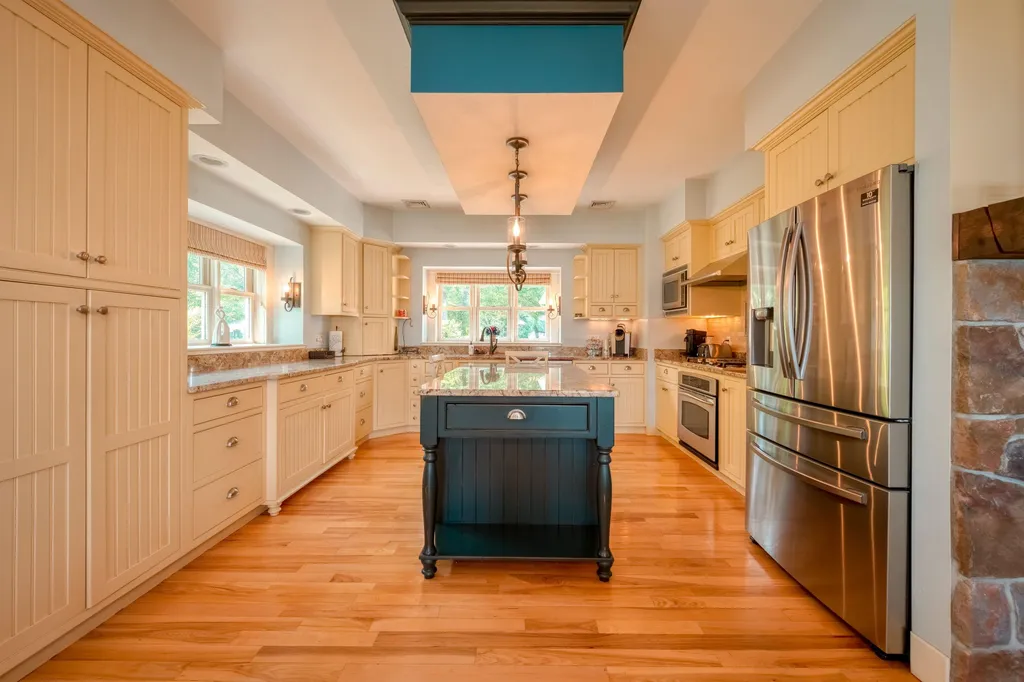 9 Davis Road Gilford NH 03249