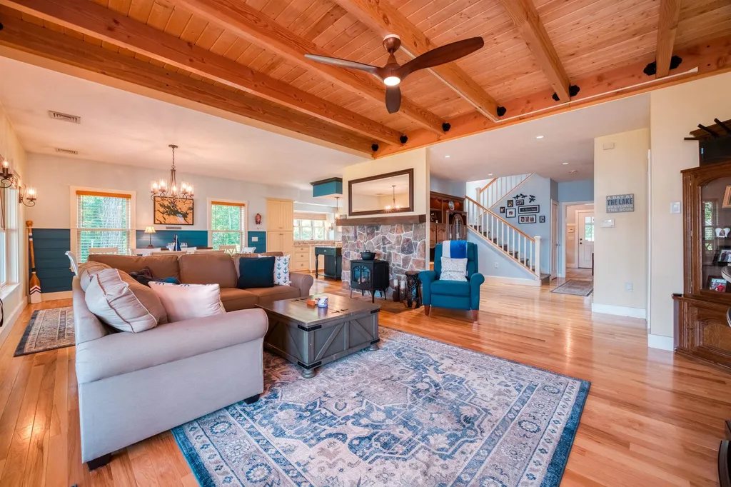 9 Davis Road Gilford NH 03249