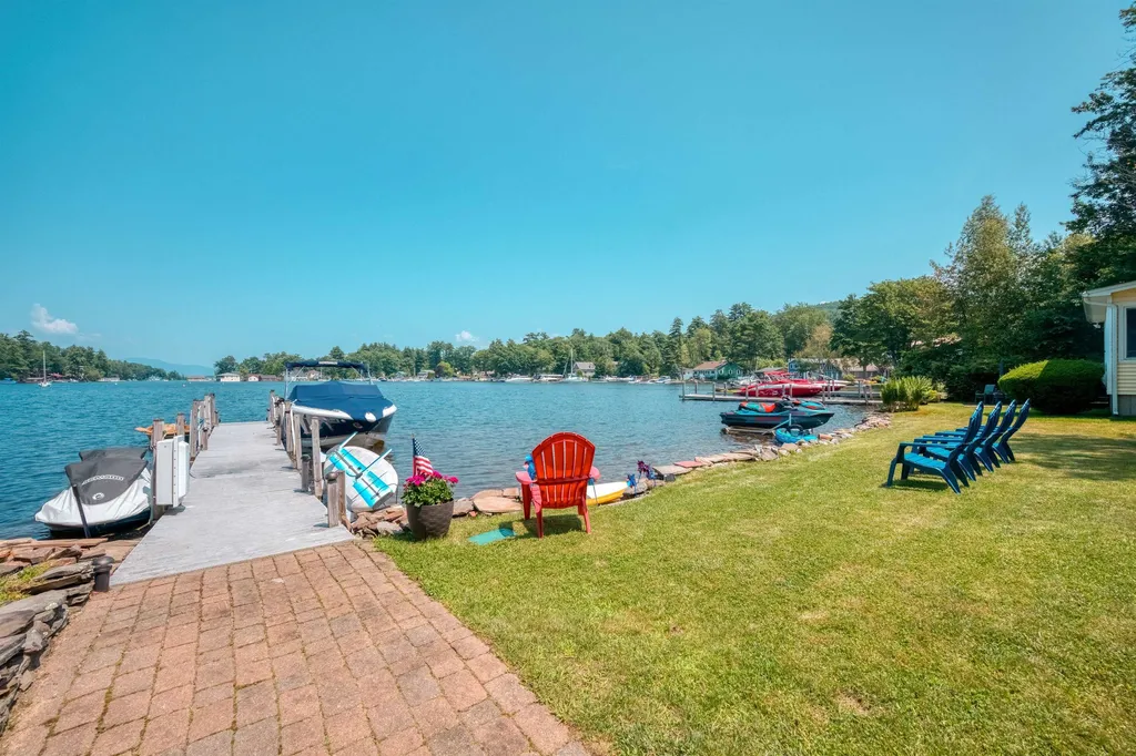 9 Davis Road Gilford NH 03249